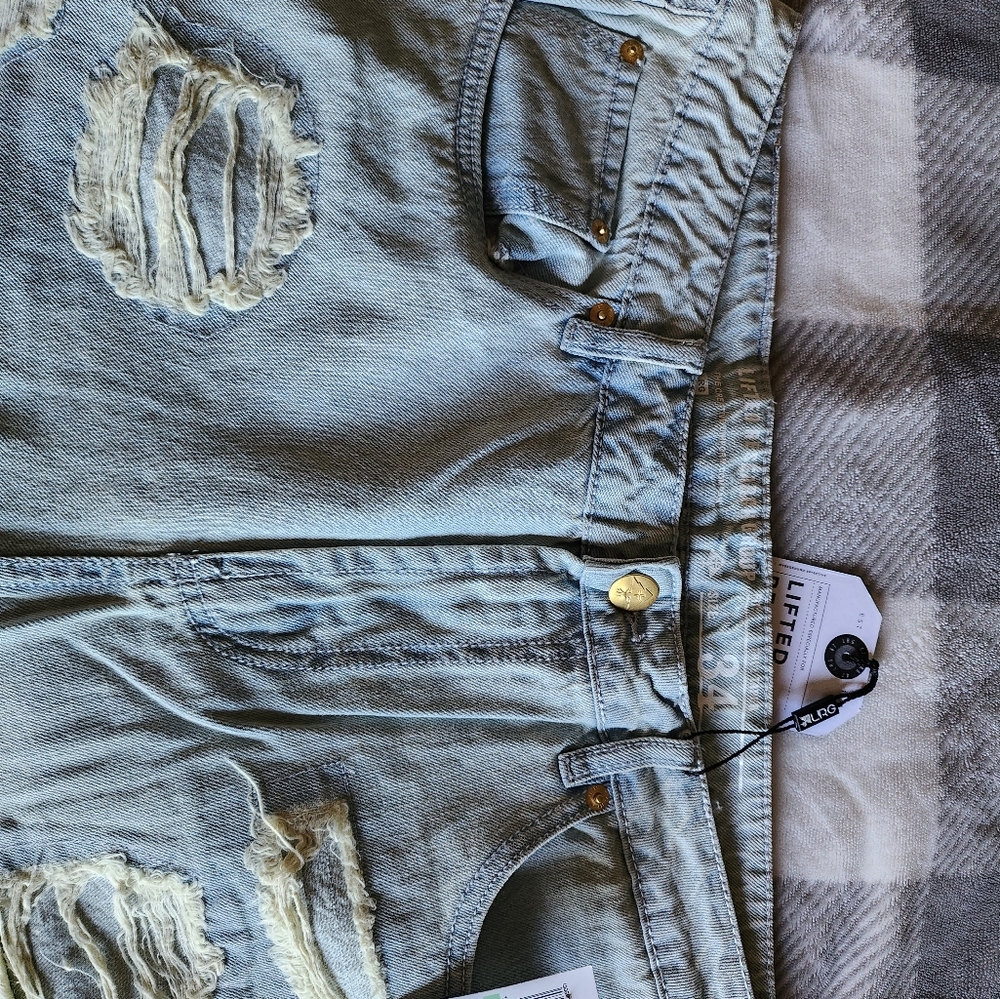 Shorts - Picture 4 of 6